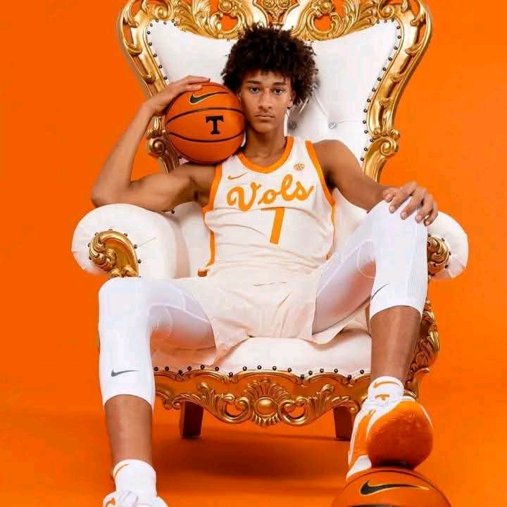 BREAKING: Historic Commitment Shakes College Hoops – 5-Star Forward Nate Ament Pledges to Tennessee, Becomes Highest-Rated Recruit in Program History In a monumental recruiting victory, the Tennessee Volunteers have landed a game-changing commitment from 5-star forward Nate Ament, the No. 4 overall player in the 2025 class. Ament’s decision marks the highest-rated recruit ever to commit to Tennessee, sending shockwaves through the college basketball world and igniting national title hopes in Knoxville…