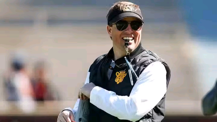 Breaking News: MADISON, MI– The Missouri tigers head coach Eliah Drinkwitz has announced a transformative renovation of the Kohl Center, marking a significant investment in the team’s future and a commitment to providing a state-of-the-art facility for players and fans alike. The ambitious project, costing a staggering $789.8 million, will completely modernize the arena, transforming it into a…..