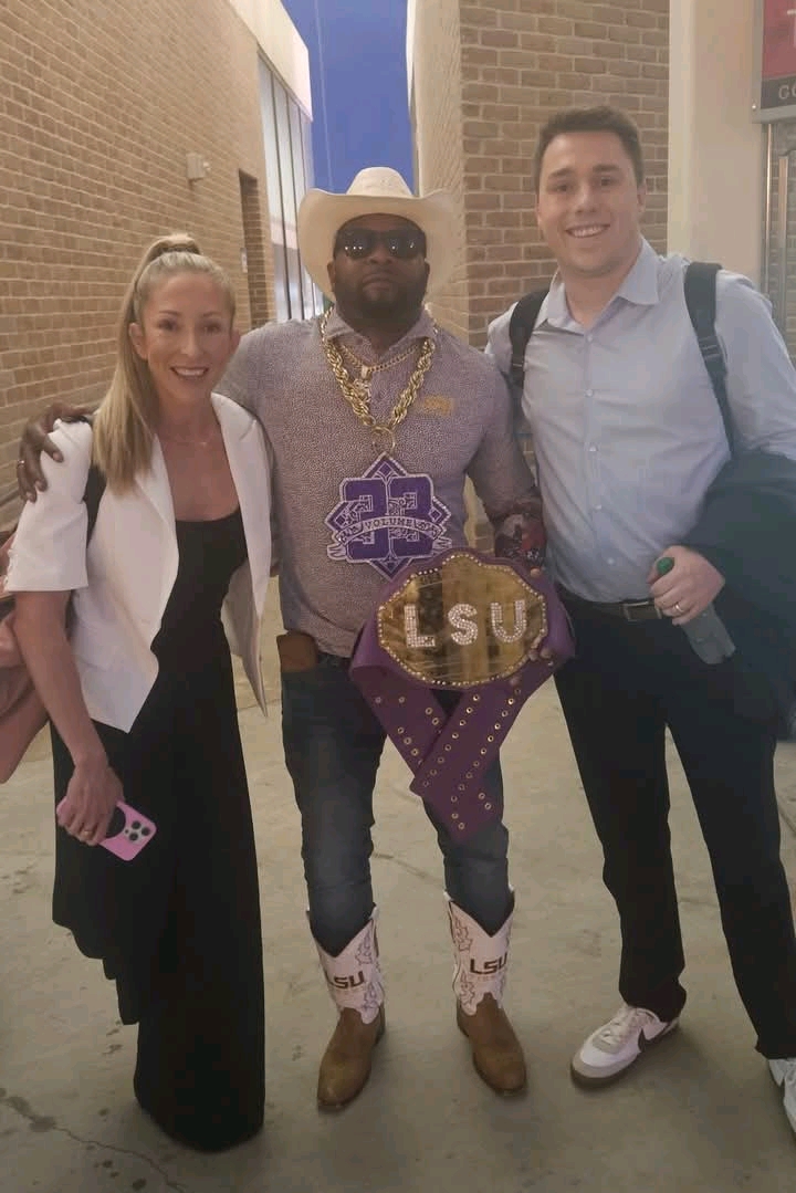 We appreciate Timothy Wayne, an LSU Tiger and up-and-coming country music musician, tossing out the…