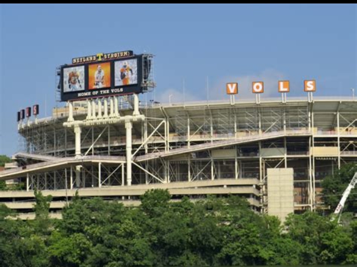“JUST IN: Tennessee Vols Unveil $15.2 Billion Neyland Stadium Renovation, Setting New Benchmark with Advanced Tech, Luxury Suites, and Expanded Seating!”
