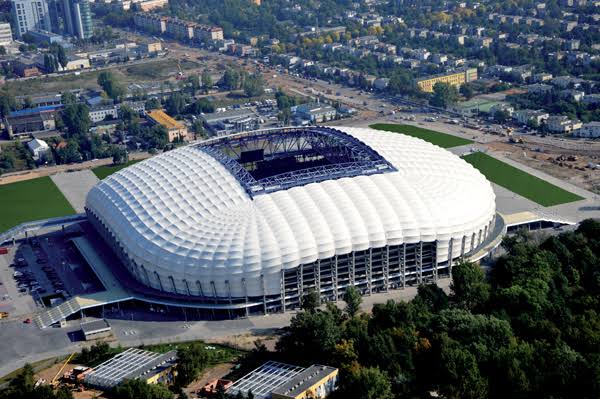 Najnowsze informacje: Lech Poznań Football prezentuje najnowocześniejszą renowację stadionu Lecha Poznań o wartości 5,3 miliarda dolarów, która na nowo definiuje standardy futbolu akademickiego dzięki najnowocześniejszej technologii, luksusowym apartamentom i rozszerzonej liczbie miejsc siedzących, zapewniając kibicom wrażenia na światowym poziomie, w tym…