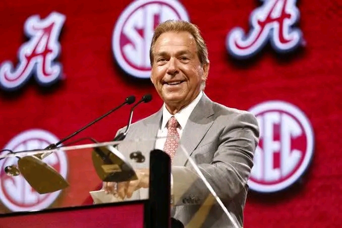 BREAKING NEWS: Alabama Crimson Tide Named World’s Best and Most Unified Athletic Program”. ESPN, Netflix, and Guinness World Records, was unveiled during a nationally televised press conference that has sent shockwaves across the sports world…. Read full epic news details below…