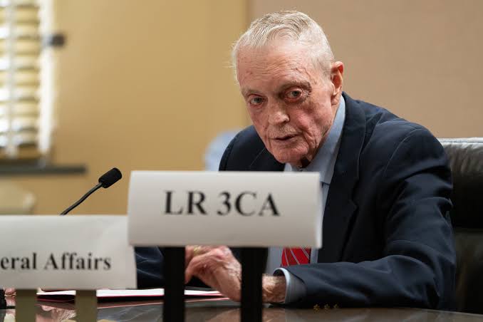 Tom Osborne Donates $6.5 Million to Homeless, Charity Housing Project in Nebraska Former Nebraska Cornhuskers football coach Tom Osborne contributes $6.5 million to support the construction of homes for the homeless and charitable housing efforts, marking one of the largest personal donations for social welfare initiatives in the state’s recent history.