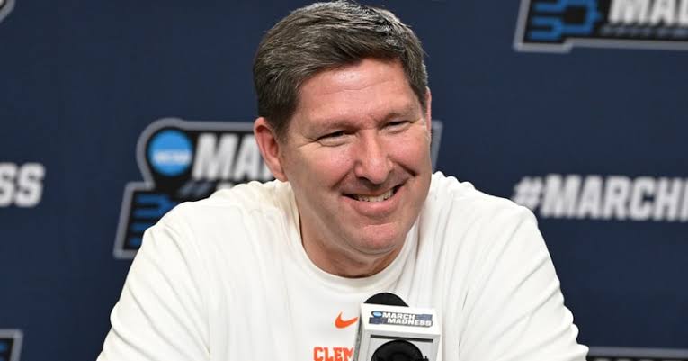 JUST IN: Clemson, Head Coach Brad Brownell Agree to Multi-Year Contract Extension Veteran coach set to continue leading Tigers after renewed commitment from program