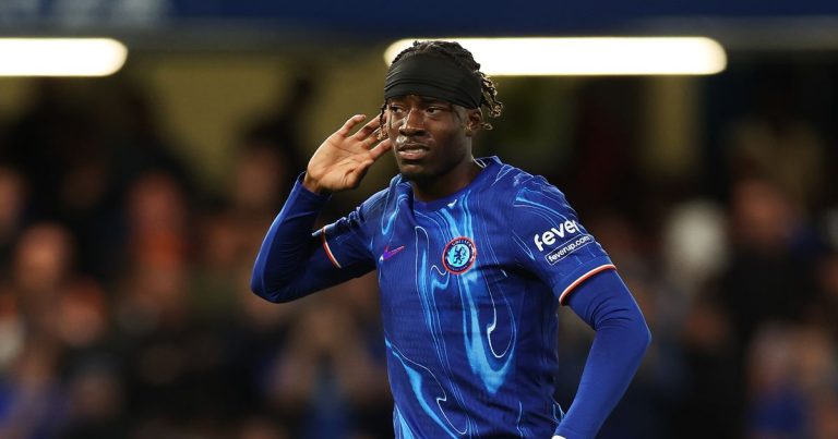Madueke błyszczy dwoma golami, a Chelsea pokonuje Legię Warszawa….