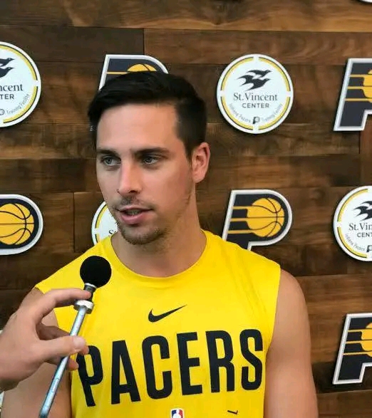DEAL FINALIZED: T.J. McConnell has agreed to a contract extension with the Indiana pacers covering the 2025–2027 seasons. The deal is for 4 years and is worth $53 million in total. It includes a massive $49.65 million signing bonus, with the entire amount fully guaranteed. T.J. McConnell will earn an average of $13.25 million per year under the new contract…