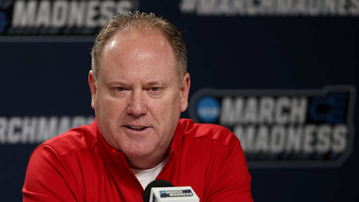 BREAKING: “$32.1 Million? Keep It!” – Greg Gard Turns Down Mega Offers from Alabama & Tennessee, Declares Unwavering Loyalty to Wisconsin….