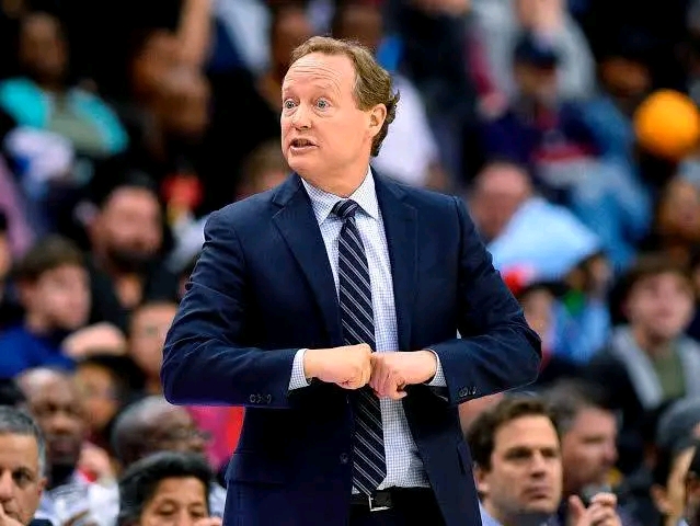 BREAKING NEWS: Milwaukee Bucks Legend Mike Budenholzer Returns as Co-Owner In a monumental announcement, Milwaukee Bucks owner Wes Edens, Marc Lasry, Jamie Dinan, Herb Kohl and  his family has officially declared that Mike Budenholzer the legendary  and long-time face of the franchise, will return to the organization in 2025 as a co-owner..…