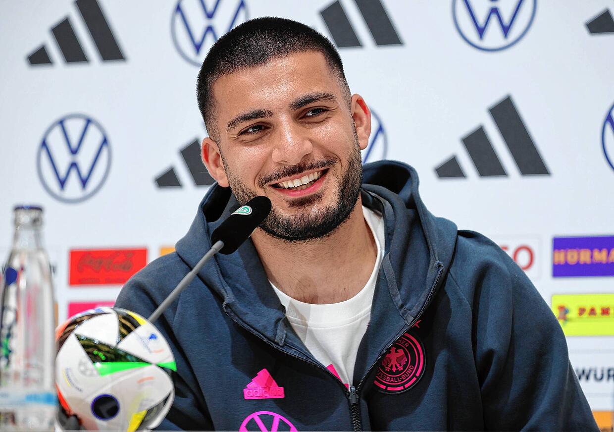 💥⚽ **Mega-Deal in Stuttgart – Torjäger Deniz Undav verlängert für 5 Jahre, kassiert 70 Millionen Euro und bekennt sich klar zum VfB: Treue, Tore und Triumph im Visier! 🔴🤍🔥**