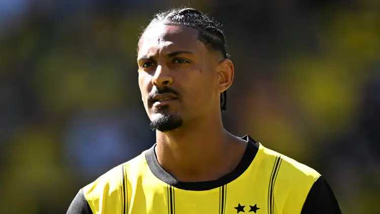💛🖤 **Ende eines Kapitels! Sebastien Haller verabschiedet sich von Borussia Dortmund und besiegelt damit seine emotionale Rückkehr zum FC Utrecht – der Stürmer der Elfenbeinküste beginnt eine neue Reise auf der Jagd nach Ruhm und neuen Herausforderungen in vertrautem Terrain. ⚽✨ #BVB #Haller #FCUtrecht**