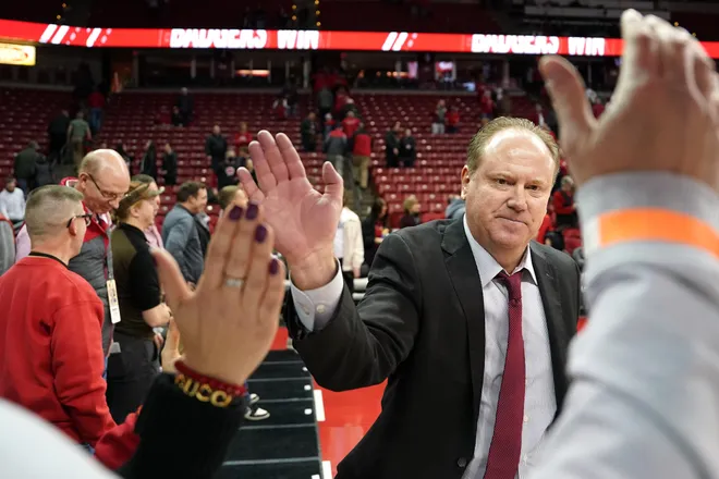BREAKING: Greg Gard Crowned 2025 College Basketball’s Philanthropy Icon—Honored for Life-Changing Impact, Humanitarian Efforts, and Generous Spirit Through the Greg Gard Family Foundation’s Remarkable Community Work
