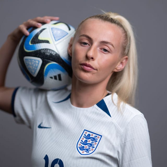 💖 HEART OF GOLD: Arsenal FC star Chloe Kelly invests $3.6 million to transform a house into a safe shelter for homeless youth in Arsenal — a powerful act of love, hope, and humanity, proving her greatness shines far beyond the pitch. 🌟 A true champion of hearts! 🏠✨