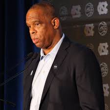 💔 SURPRISING NEWS: “I Am Done, I Won’t Coach Again in 2025 Season” – Coach Hubert Davis Announces His Departure from UNC North Carolina Due to Personal and Professional Reasons