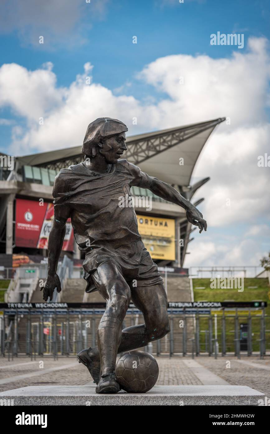 🇵🇱🎬 EMOCJONALNY HOŁD DLA LEGENDY! 💚💛 Netflix ogłosił datę premiery wyjątkowego dokumentu poświęconego niezapomnianemu Kazimierzowi Deynie — legendzie Legii Warszawa i polskiego futbolu! ⚽✨ Film celebruje jego geniusz, pasję i nieśmiertelne dziedzictwo, pokazując, jak „Król Łazienkowskiej” na zawsze pozostanie w sercach kibiców na całym świecie! 💫 #DeynaForever